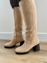Charger l'image dans la galerie, Bottes beiges à talons - Nia