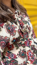 Charger l'image dans la galerie, Blouse écrue fleurie à col lavallière Lisa - Orfeo