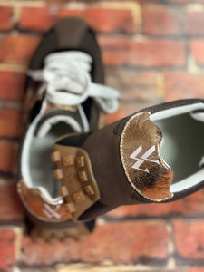 Baskets monogramme Pia beige et noir à semelle running - Vanessa Wu