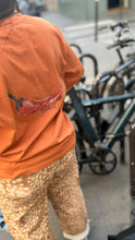 Charger l'image dans la galerie, Tshirt oversize piment - Eiffel