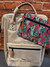 Charger l'image dans la galerie, Pochette avant LLOGARA PASS