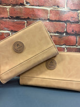 Charger l'image dans la galerie, Portefeuille Large - MOSCOW