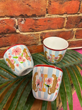 Charger l&#39;image dans la galerie, Tasse lettre alphabet