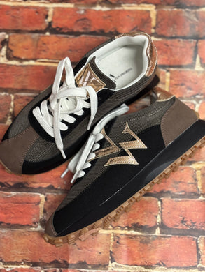Baskets monogramme Pia beige et noir à semelle running - Vanessa Wu