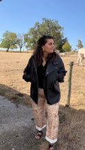 Charger l'image dans la galerie, Veste noire effet cuir coupe oversize Auburn - Grâce &amp; Mila
