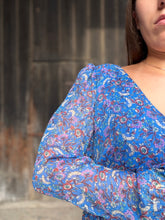 Charger l'image dans la galerie, Robe bleue marine à fleurs - Marlise