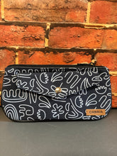 Charger l'image dans la galerie, Pochette Crossbody Medium COURSIVES