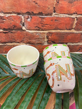 Charger l&#39;image dans la galerie, Tasse lettre alphabet