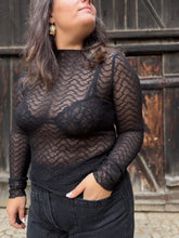 Charger l'image dans la galerie, Top en dentelle transparente noir - Aube