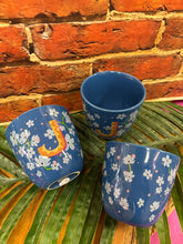 Charger l&#39;image dans la galerie, Tasse lettre alphabet