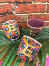 Charger l&#39;image dans la galerie, Tasse lettre alphabet