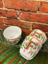 Charger l&#39;image dans la galerie, Tasse lettre alphabet