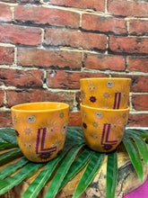 Charger l&#39;image dans la galerie, Tasse lettre alphabet