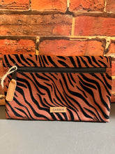 Charger l'image dans la galerie, Pochette avant KINGS VALLEY