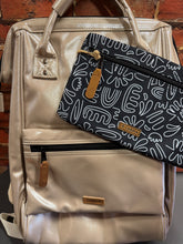 Charger l'image dans la galerie, Pochette avant COURSIVES