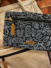 Charger l'image dans la galerie, Pochette avant COURSIVES