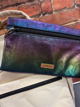 Charger l'image dans la galerie, Pochette avant medium MAUI