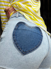 Charger l'image dans la galerie, Short jeans poches coeur - Loviz