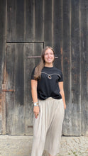 Charger l'image dans la galerie, Tshirt noir à strass La Petite Étoile - Twila
