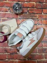 Charger l'image dans la galerie, Baskets Aura Emblem - Vanessa Wu